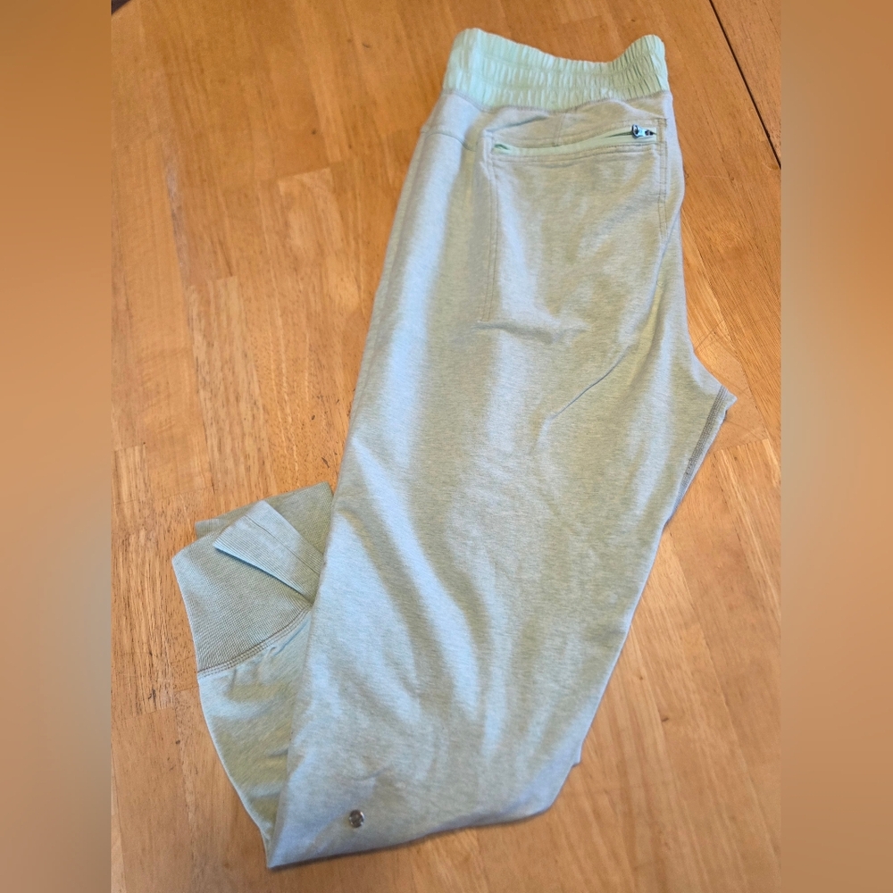 Lululemon Mint Green Dance Pants Size 8 GUC Vintage